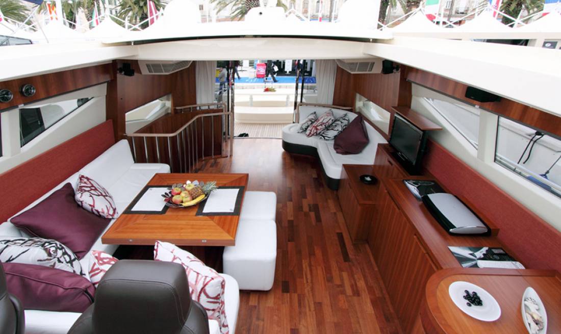 Yachts - Motor Yacht