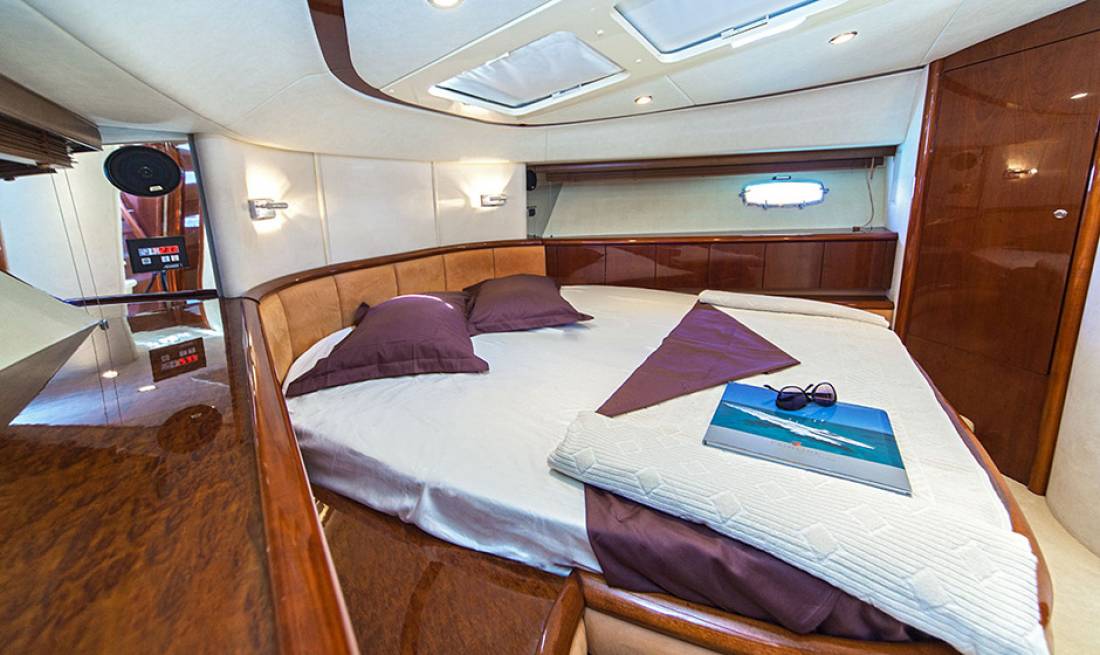 Yachts - Motor Yacht