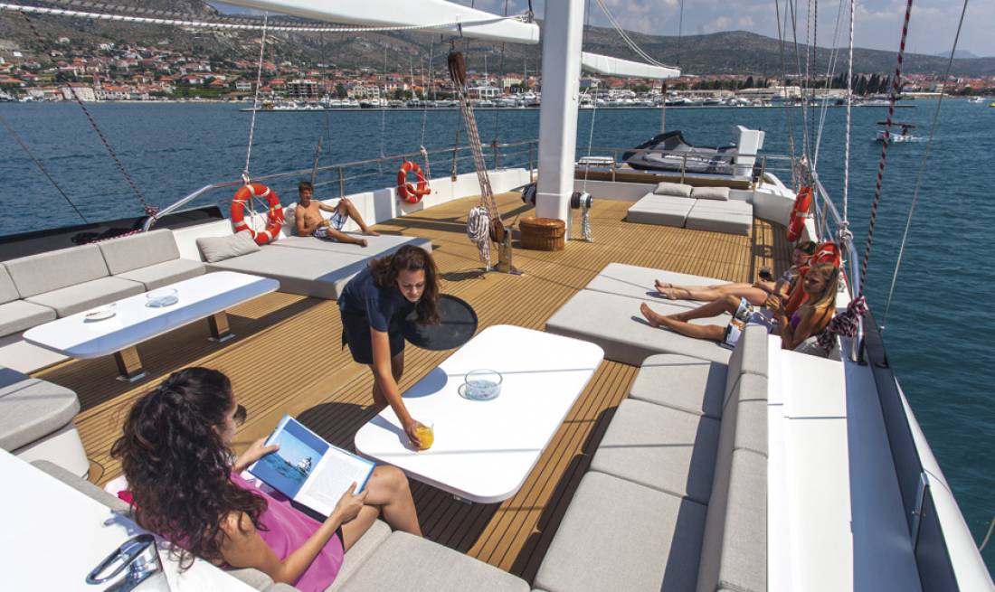 Yachts - Motor Yacht