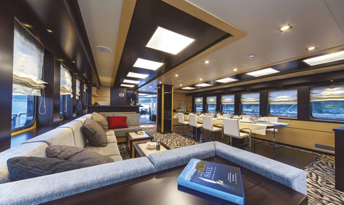 Yachts - Motor Yacht