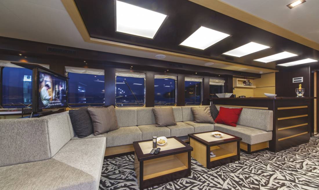 Yachts - Motor Yacht