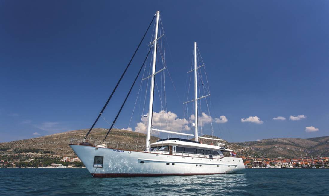 Yachts - Motor Yacht