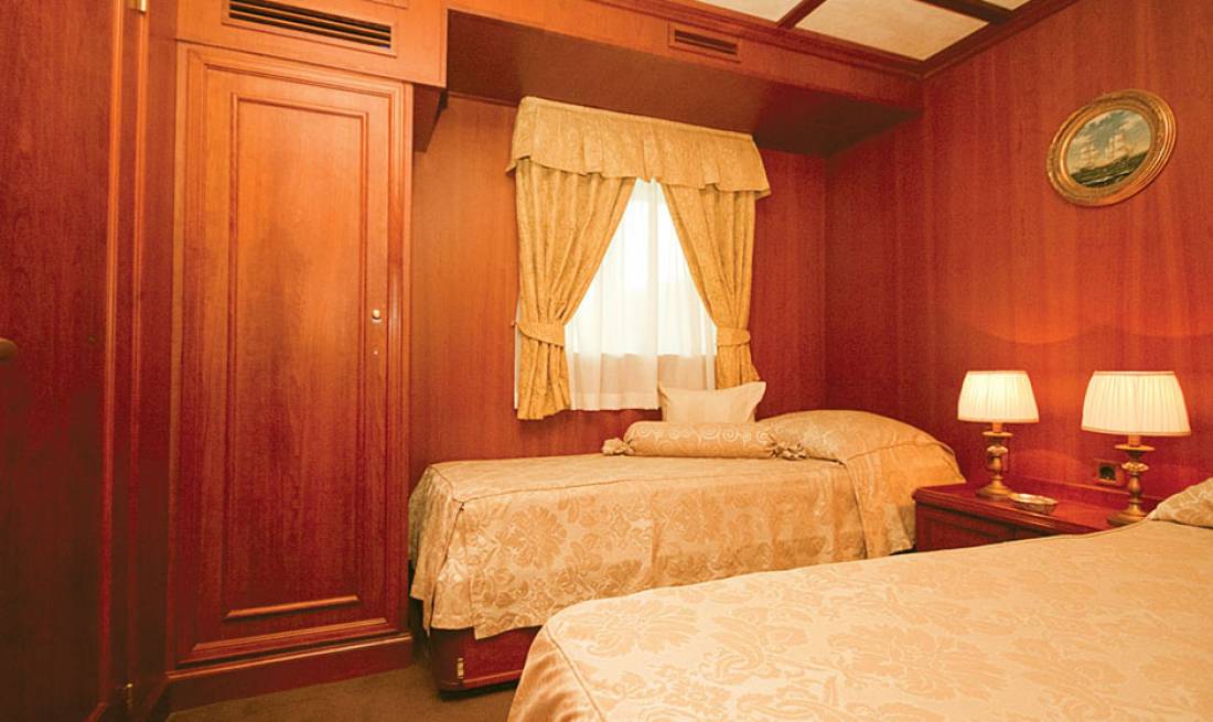 Yachts - Motor Yacht