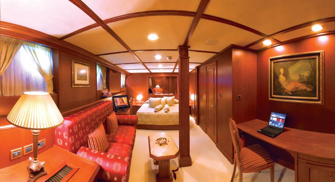 Yachts - Motor Yacht