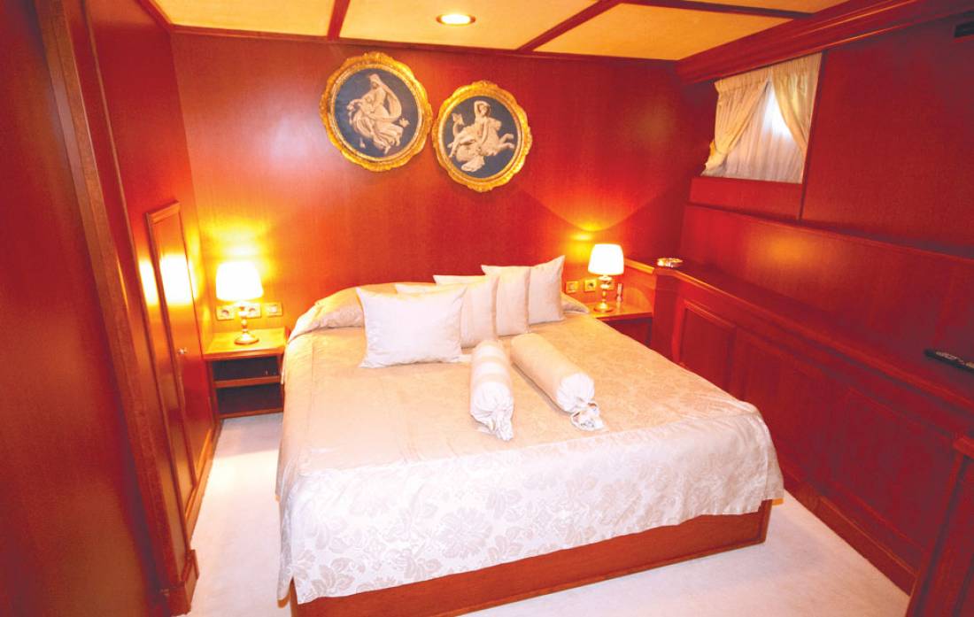 Yachts - Motor Yacht