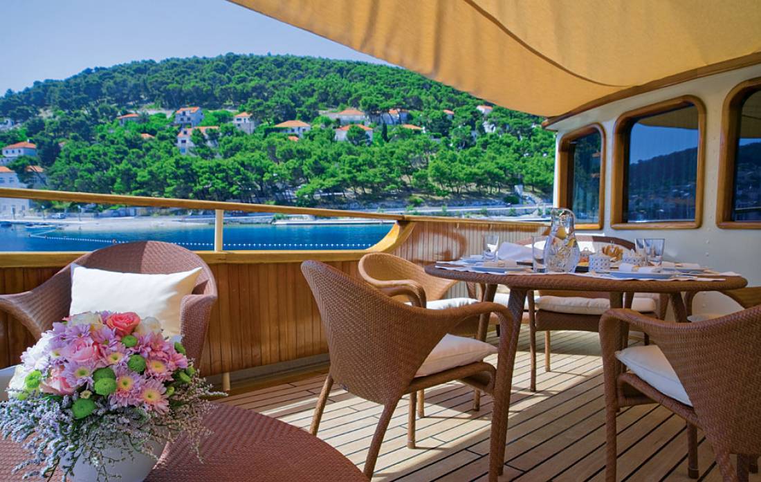 Yachts - Motor Yacht