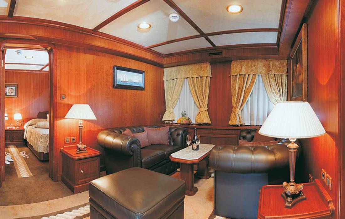 Yachts - Motor Yacht