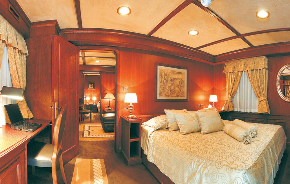 Yachts - Motor Yacht