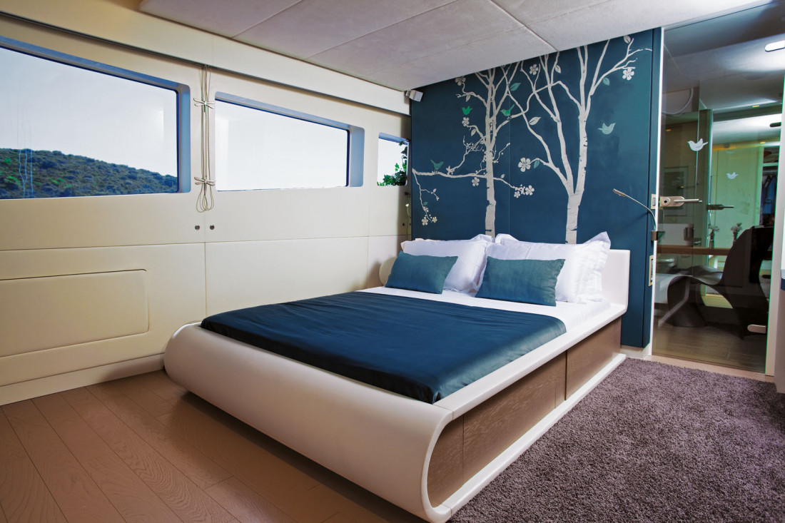 Yachts - Motor Yacht