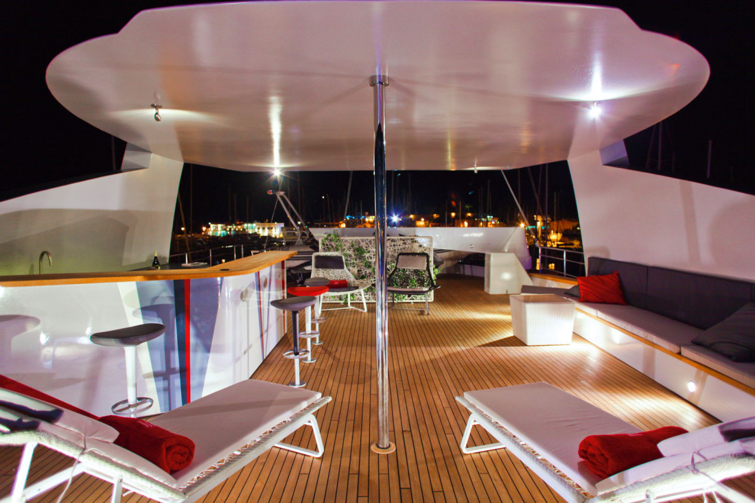 Yachts - Motor Yacht